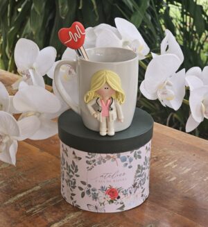 Caneca Boneca Médica