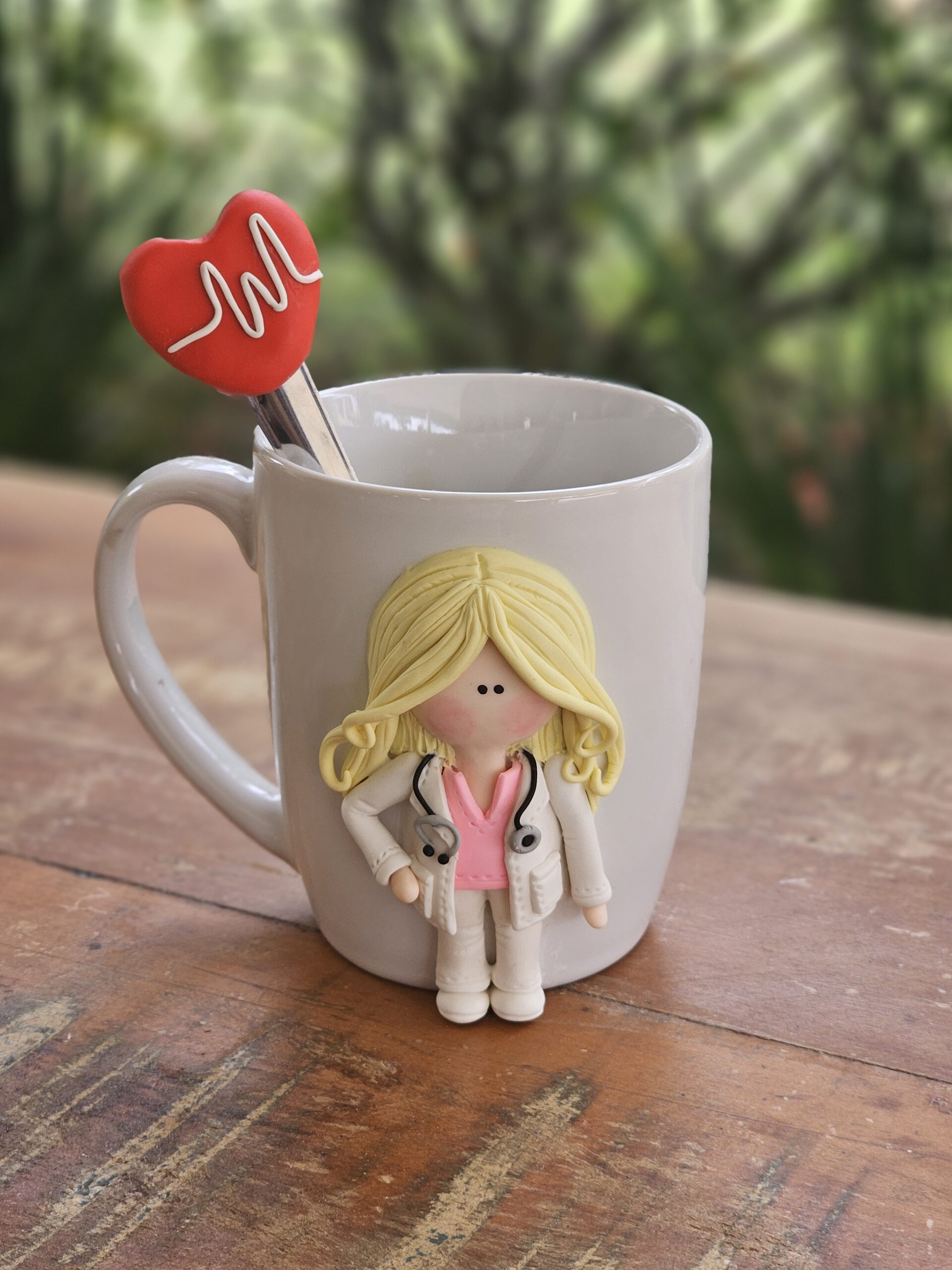 Caneca Boneca Médica - Imagem 2